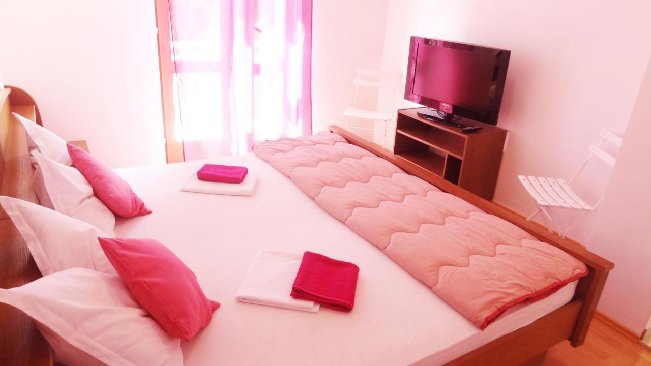 Apartment Cute Near The Sea Slatine