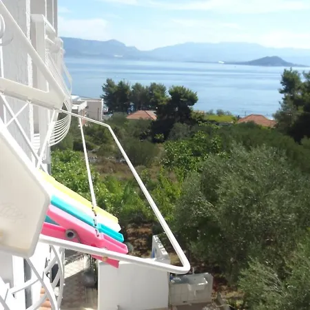 Cute Apartments Near The Sea Slatine Exterior photo