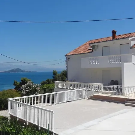 Cute Apartments Near The Sea Slatine Exterior photo