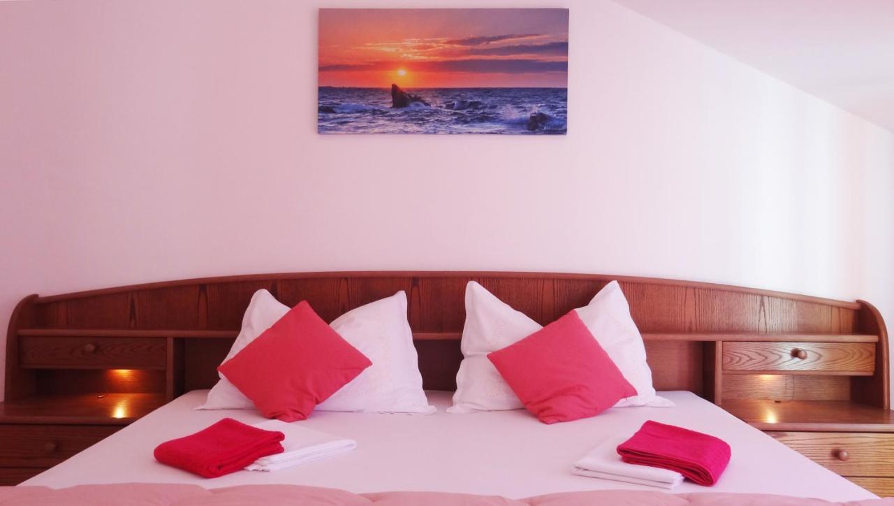 Cute Near The Sea Apartman