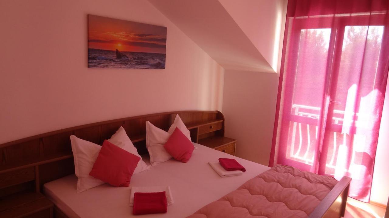 Cute Near The Sea Apartman Slatine