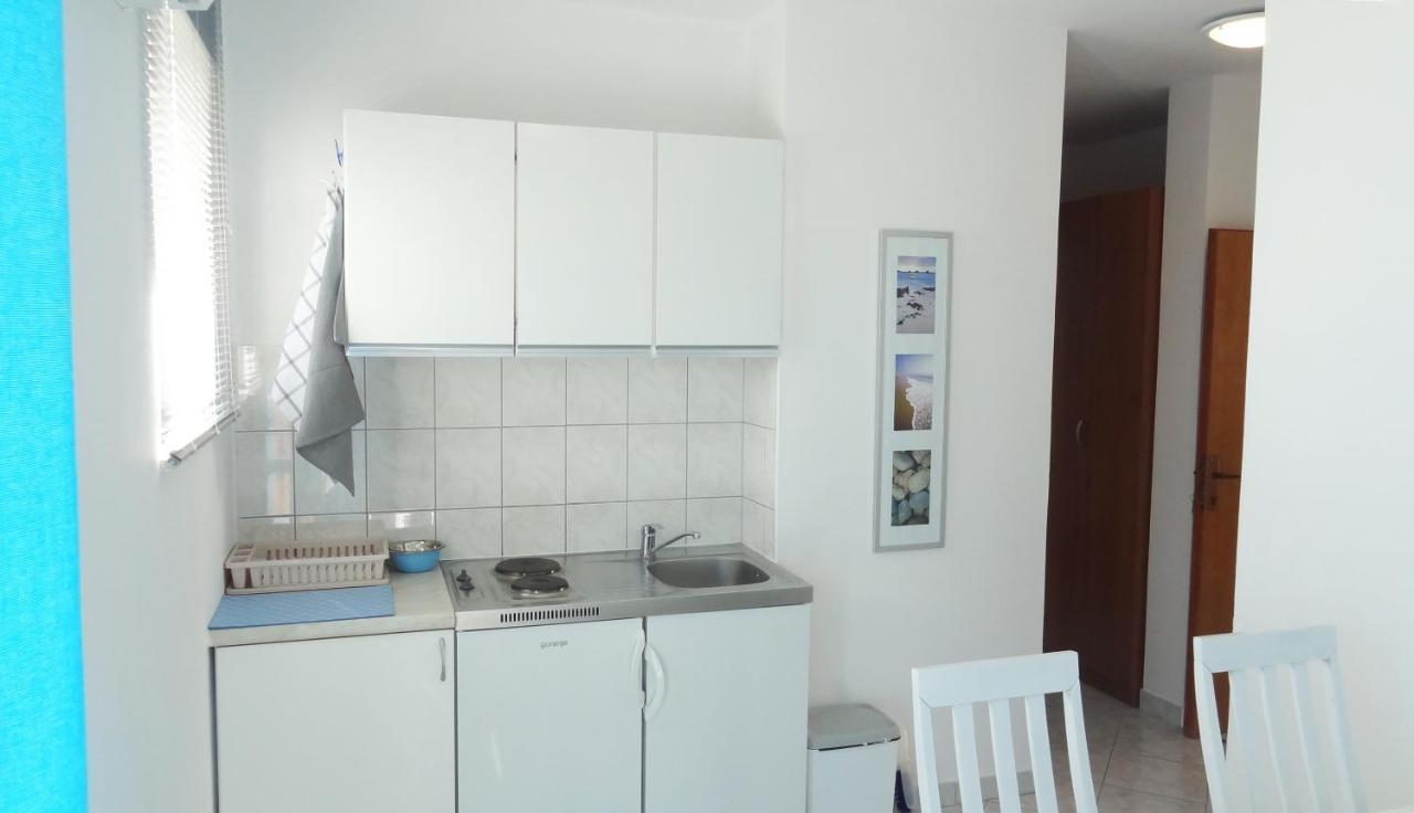 Cute Near The Sea Apartman